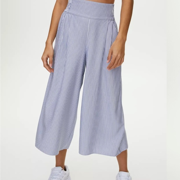 Aritzia M Sunday Best blue and white striped palazzo pants - Picture 2 of 6